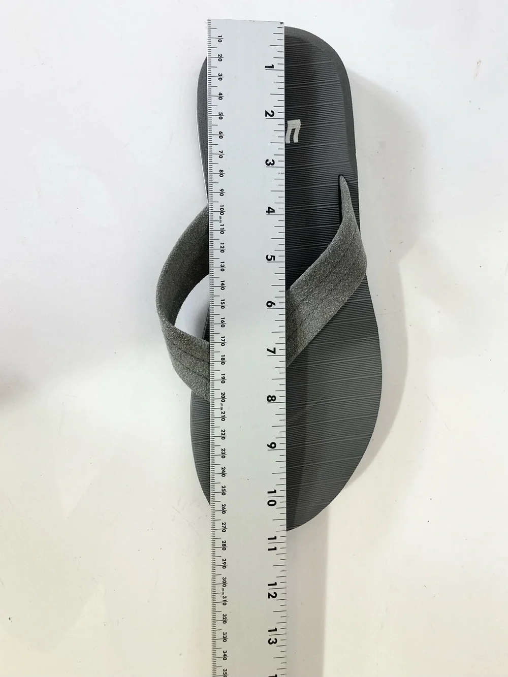 Nwot EDGEWATER Sandals Men US ~11 Grey Thong Rubber
